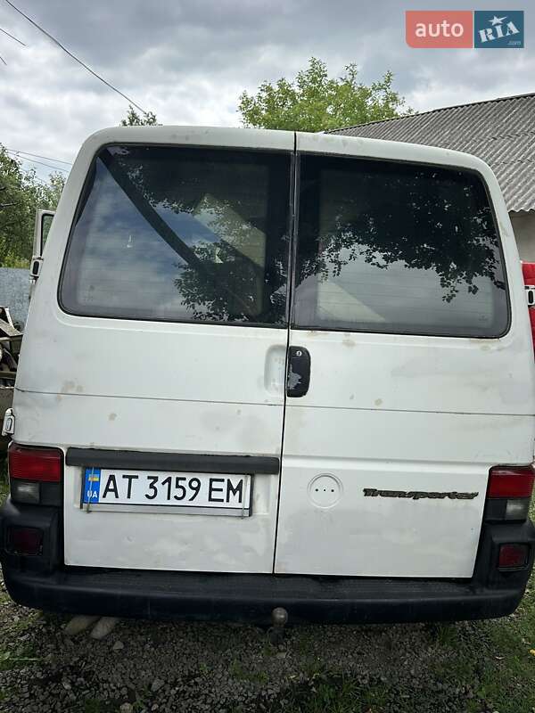 Минивэн Volkswagen Transporter 2000 в Рогатине