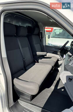 Грузовой фургон Volkswagen Transporter 2021 в 