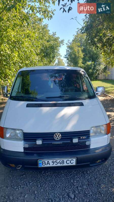 Минивэн Volkswagen Transporter 2001 в Благовещенском