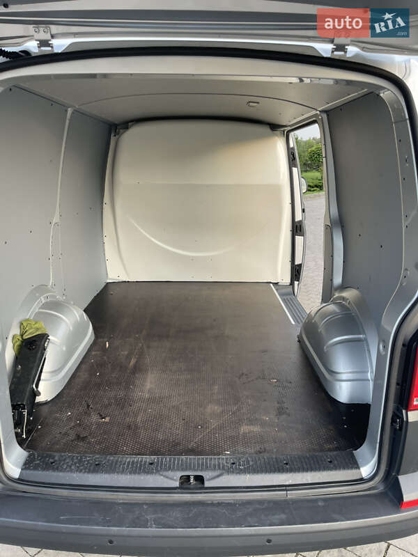 Грузовой фургон Volkswagen Transporter 2019 в Львове