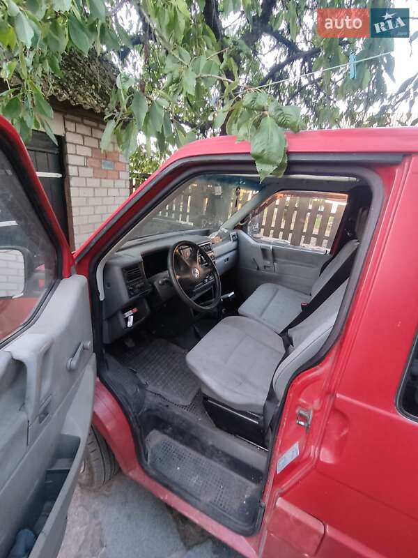 Мінівен Volkswagen Transporter 2001 в Хорошеві