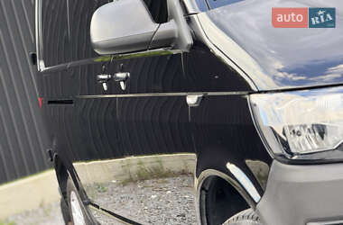 Минивэн Volkswagen Transporter 2019 в 