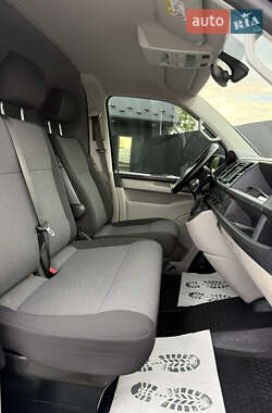 Минивэн Volkswagen Transporter 2019 в 