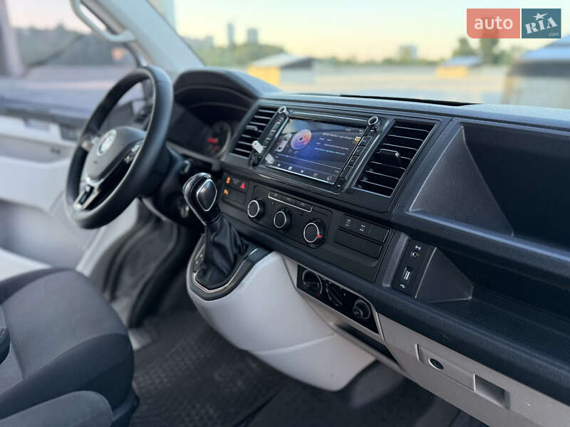 Минивэн Volkswagen Transporter 2016 в Днепре