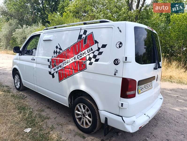 Грузовой фургон Volkswagen Transporter 2004 в Смеле