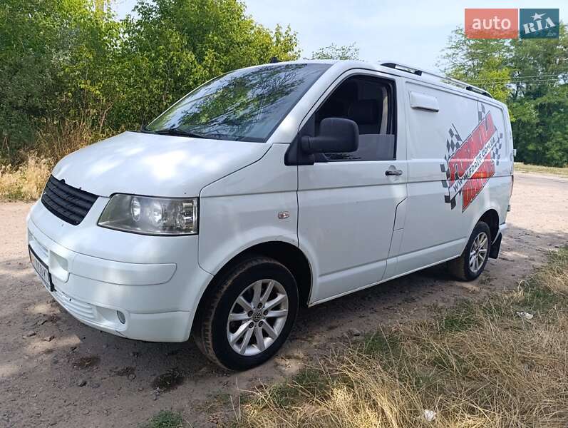 Грузовой фургон Volkswagen Transporter 2004 в Смеле