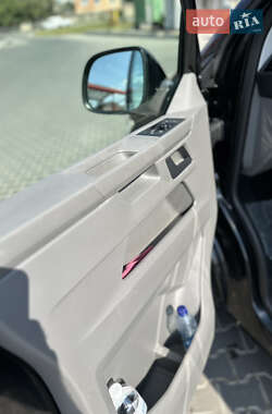 Минивэн Volkswagen Transporter 2021 в 