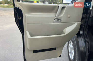 Минивэн Volkswagen Transporter 2000 в 