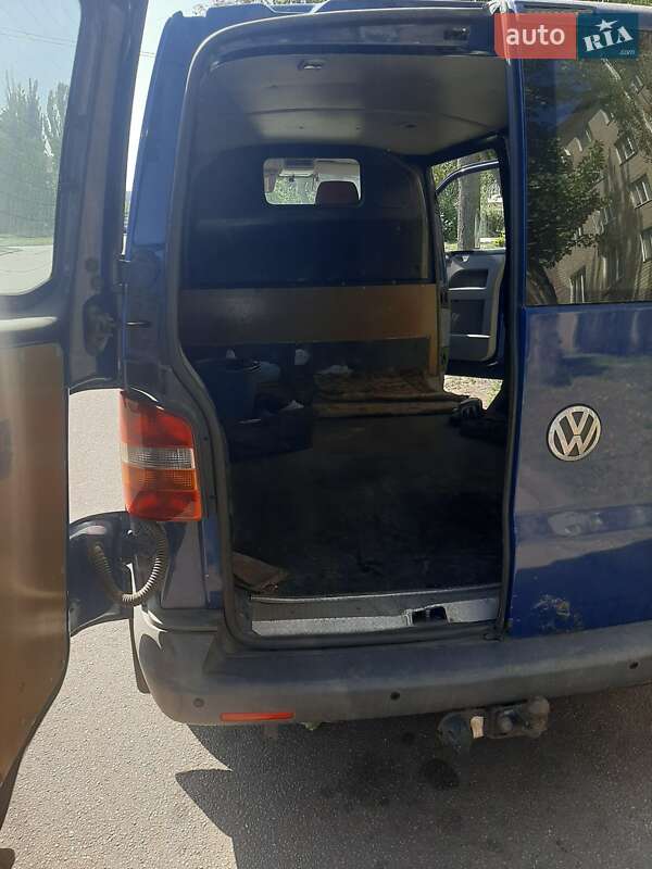 Грузовой фургон Volkswagen Transporter 2006 в 