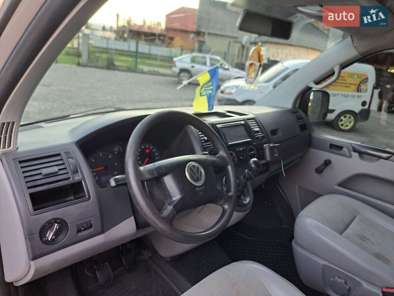 Мікроавтобус Volkswagen Transporter 2004 в Тячеві
