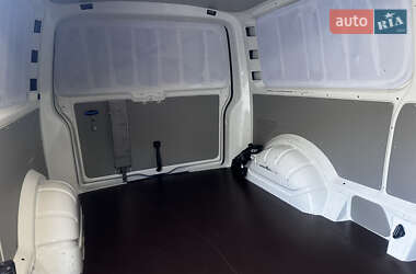 Грузовой фургон Volkswagen Transporter 2017 в 