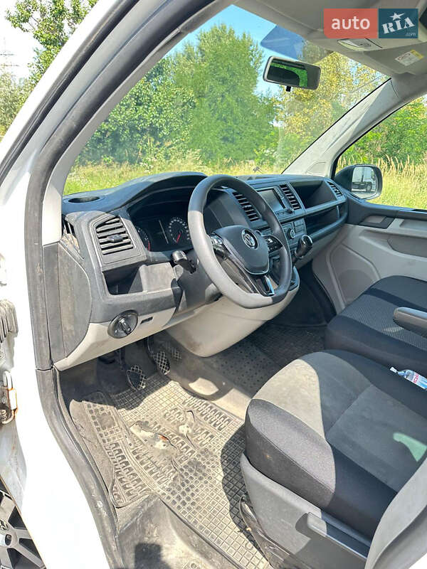 Грузопассажирский фургон Volkswagen Transporter 2019 в Киеве
