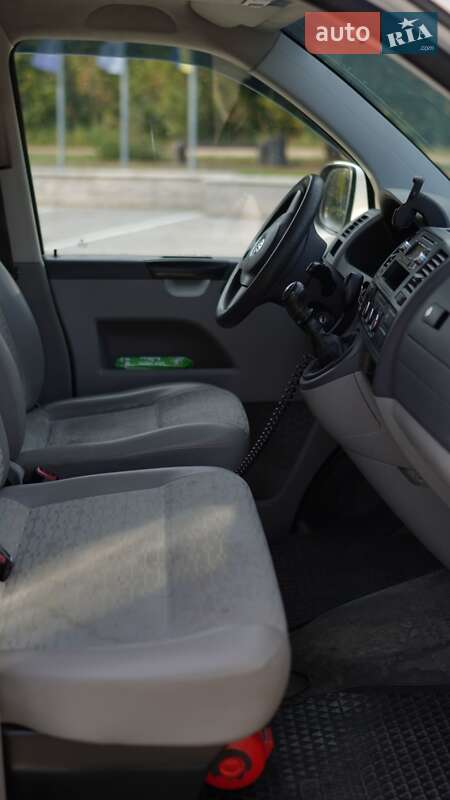 Грузовой фургон Volkswagen Transporter 2010 в Киеве