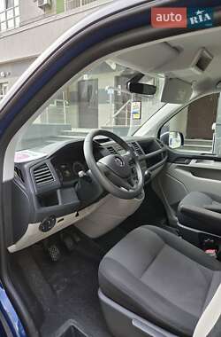 Минивэн Volkswagen Transporter 2017 в 