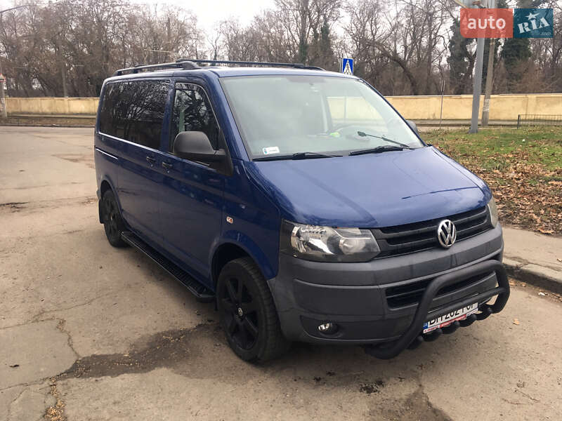 Грузопассажирский фургон Volkswagen Transporter 2010 в Одессе