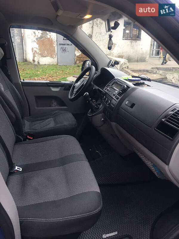 Грузопассажирский фургон Volkswagen Transporter 2010 в Одессе