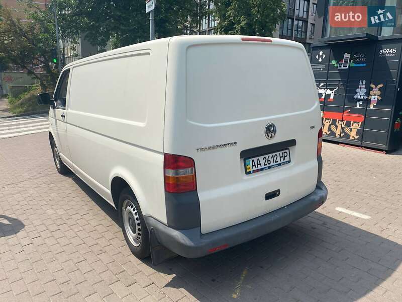 Грузовой фургон Volkswagen Transporter 2008 в Киеве