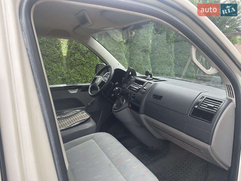 Минивэн Volkswagen Transporter 2004 в Ровно