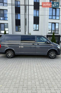 Минивэн Volkswagen Transporter 2017 в 
