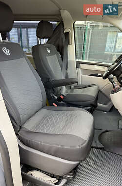 Минивэн Volkswagen Transporter 2017 в 