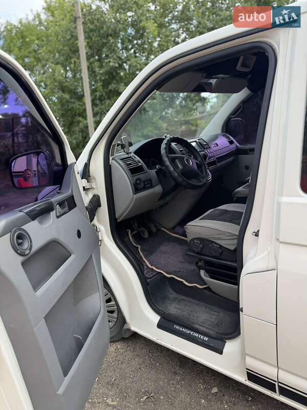 Микроавтобус Volkswagen Transporter 2004 в Зеленодольской