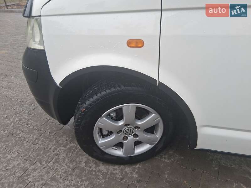 Грузовой фургон Volkswagen Transporter 2006 в Николаеве