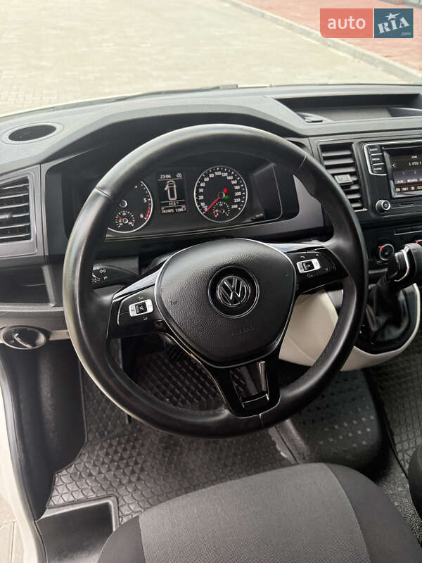 Грузовой фургон Volkswagen Transporter 2017 в Ровно