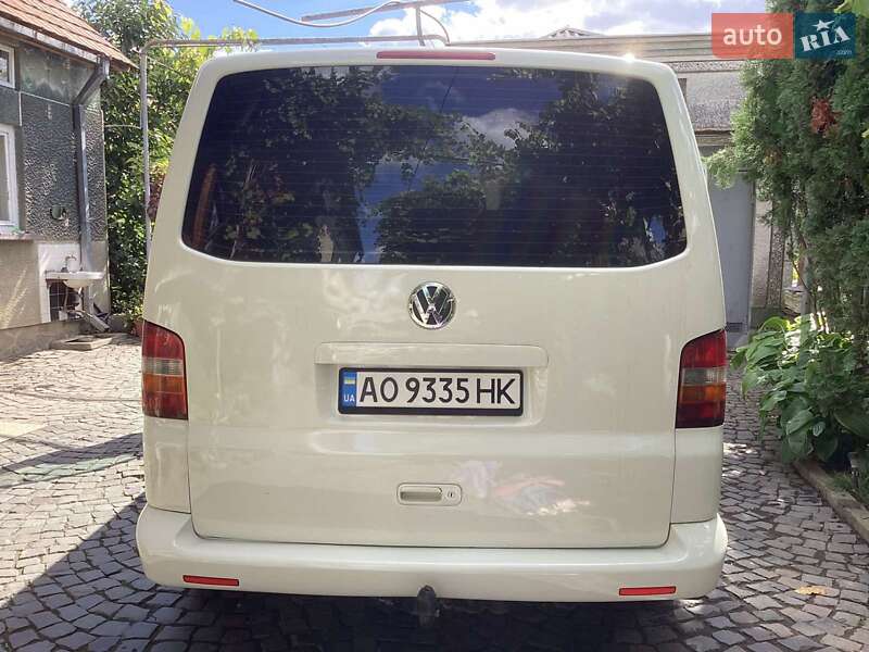 Мінівен Volkswagen Transporter 2004 в Великих Лучках