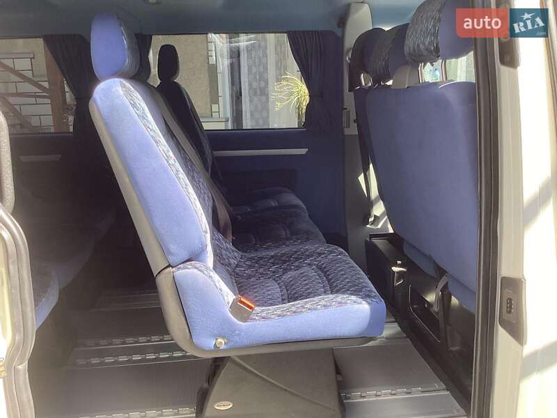 Мінівен Volkswagen Transporter 2004 в Великих Лучках