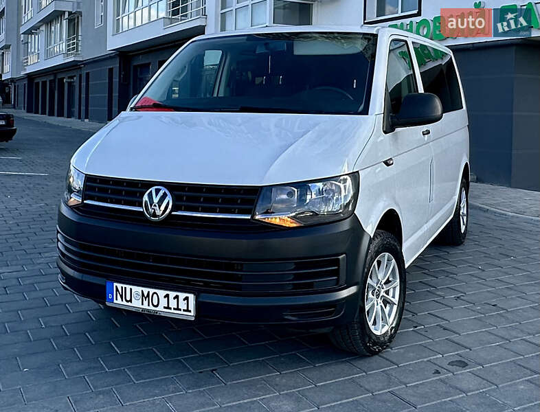 Минивэн Volkswagen Transporter 2017 в 