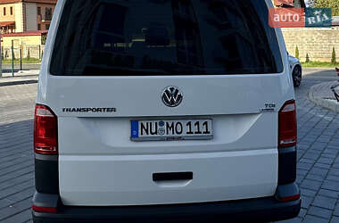 Минивэн Volkswagen Transporter 2017 в 