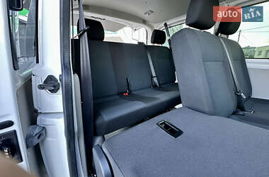 Минивэн Volkswagen Transporter 2017 в 