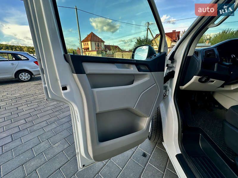 Минивэн Volkswagen Transporter 2017 в Трускавце