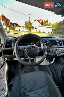 Минивэн Volkswagen Transporter 2017 в 