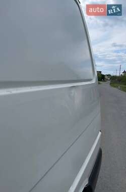 Мінівен Volkswagen Transporter 2001 в 