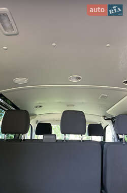 Минивэн Volkswagen Transporter 2020 в 