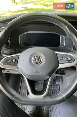 Минивэн Volkswagen Transporter 2020 в 