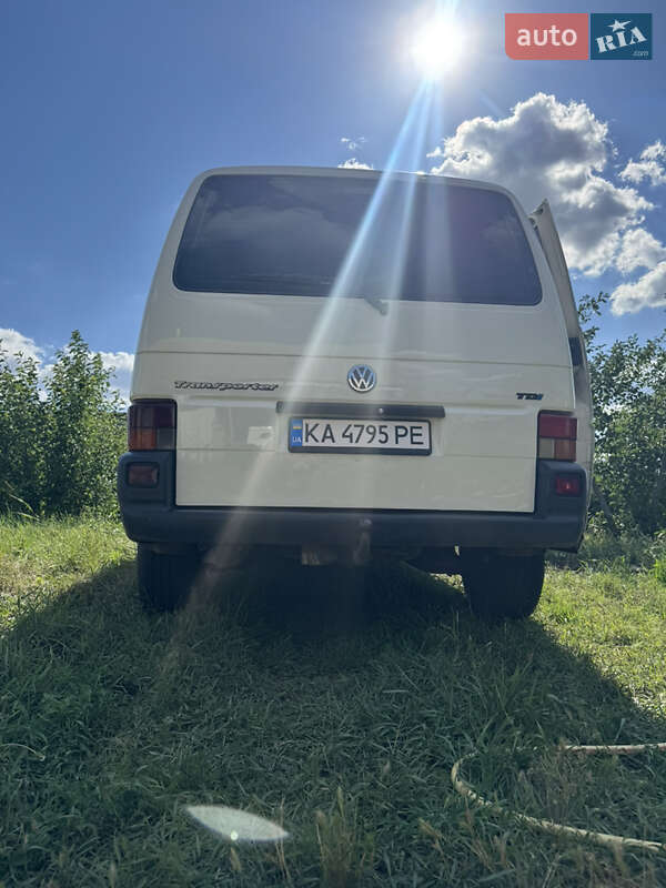 Минивэн Volkswagen Transporter 2001 в Киеве