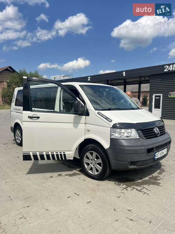 Минивэн Volkswagen Transporter 2004 в Косове