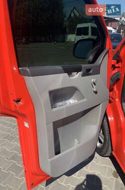 Минивэн Volkswagen Transporter 2010 в 