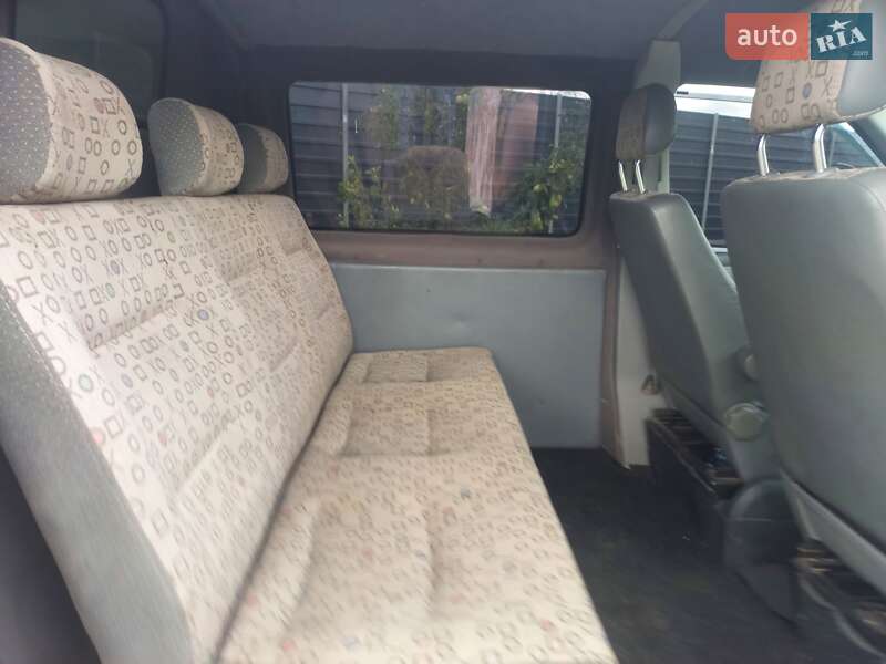 Минивэн Volkswagen Transporter 2004 в Киеве