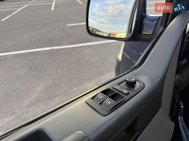 Минивэн Volkswagen Transporter 2005 в Виннице