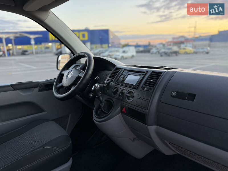 Минивэн Volkswagen Transporter 2008 в Виннице