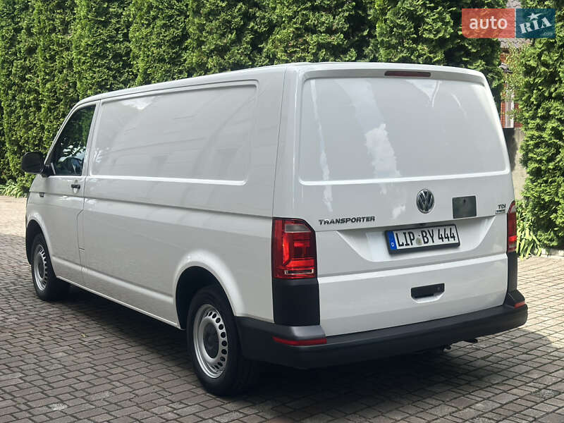 Грузовой фургон Volkswagen Transporter 2016 в Дубно