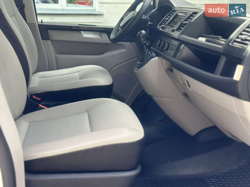 Грузовой фургон Volkswagen Transporter 2016 в Дубно