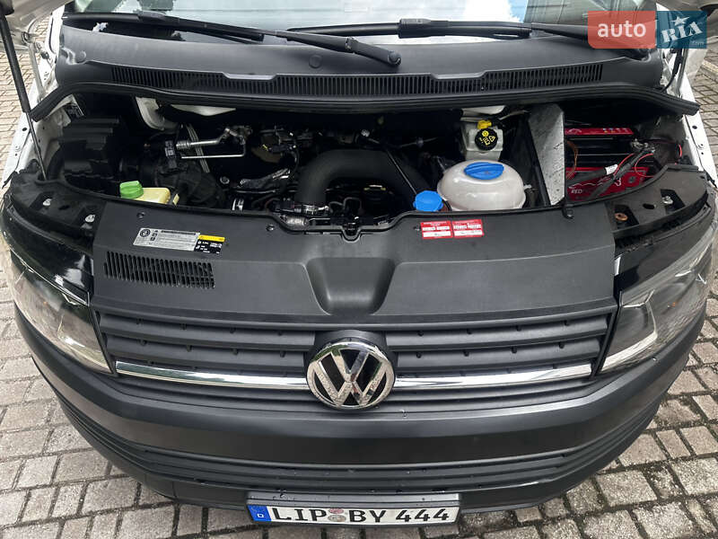 Грузовой фургон Volkswagen Transporter 2016 в Дубно