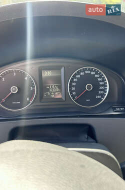 Минивэн Volkswagen Transporter 2011 в 