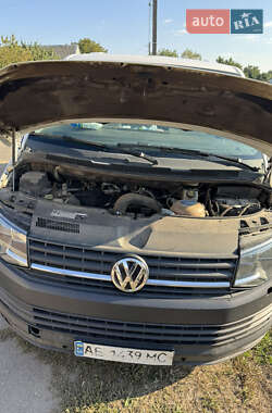 Грузовой фургон Volkswagen Transporter 2015 в 