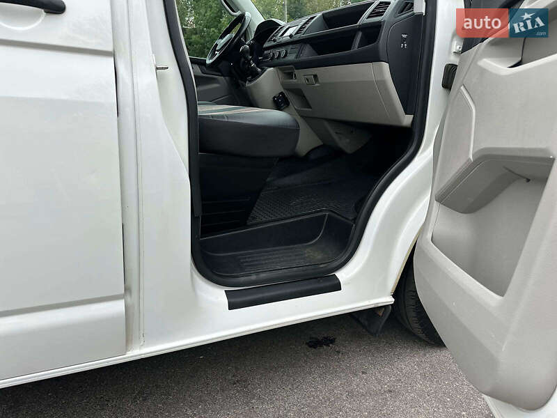 Грузовой фургон Volkswagen Transporter 2016 в Виннице