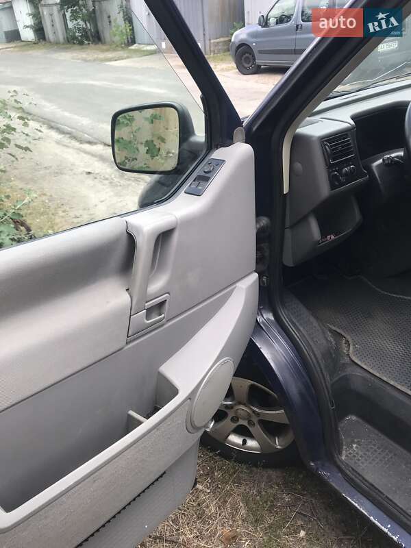 Минивэн Volkswagen Transporter 2002 в Киеве